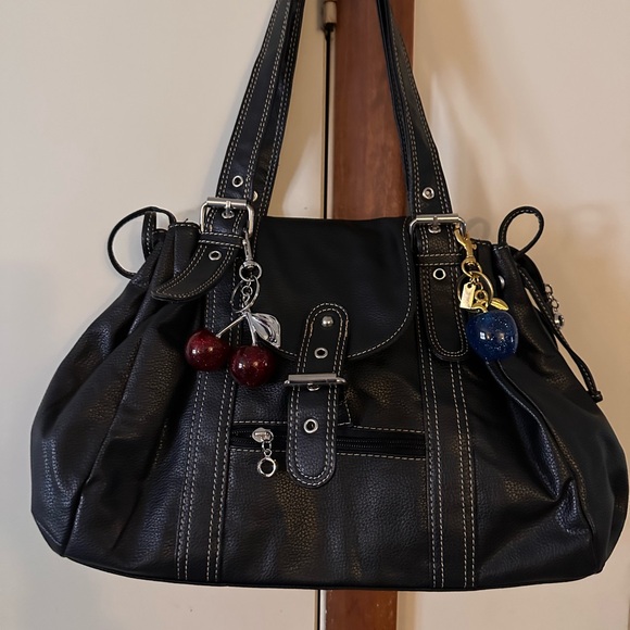 Elegant Black Vegan Leather Handbag - Picture 3 of 6